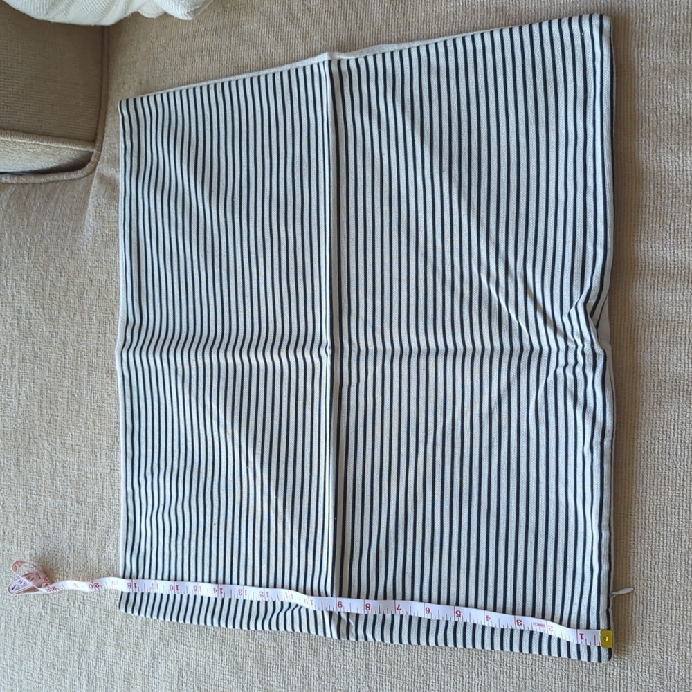 Throw pillow cover